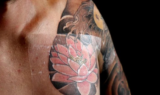 etap gojenia się tatuażu